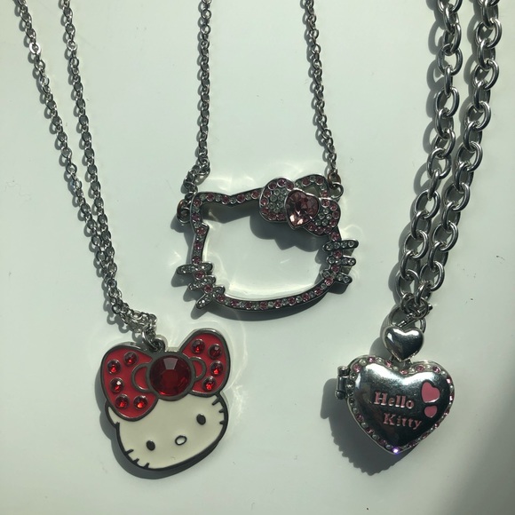 Hello Kitty necklace bundle - Picture 4 of 10